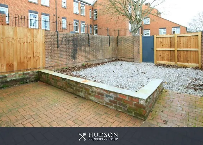 Detached House In Telford With Parking