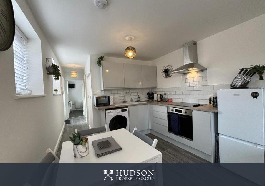 Holiday home Detached House In With Parking Telford
