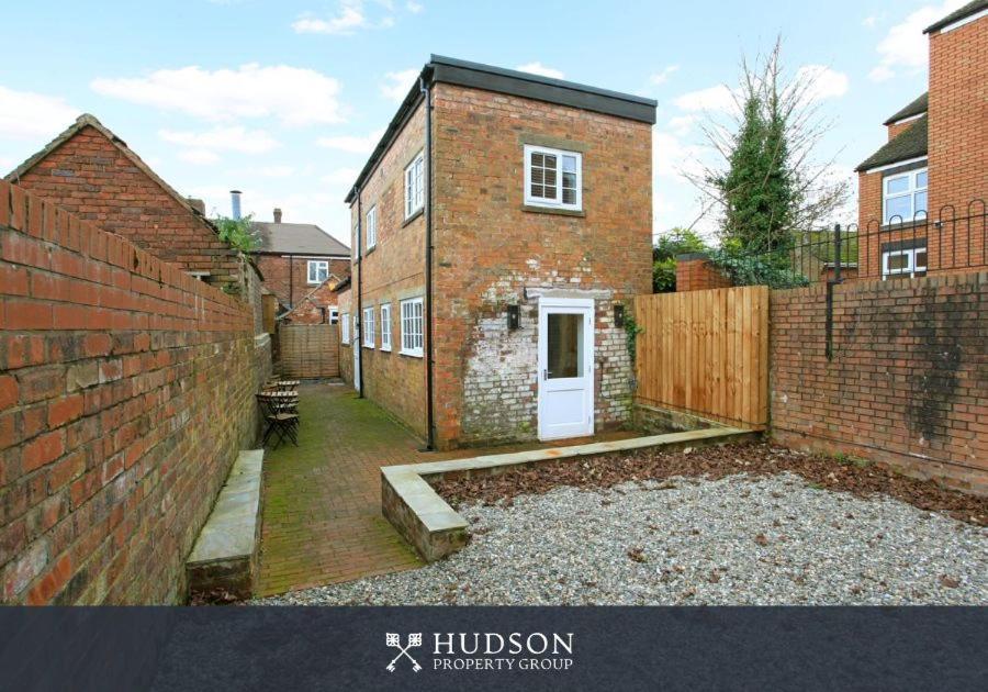 Holiday home Detached House In With Parking *