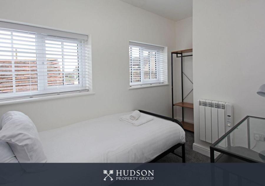 Detached House In With Parking * Telford